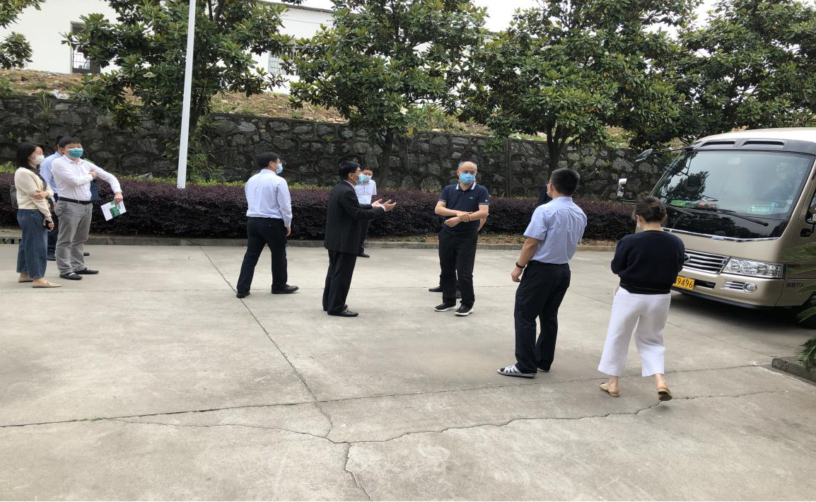 市政府組織銀行為疫情中復工的奧馬電子來助力